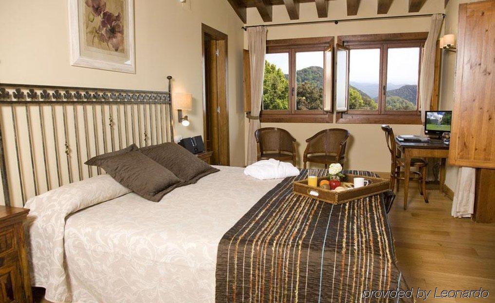 Hotel Restaurante El Ventos Sant Felíu de Pallarols الغرفة الصورة